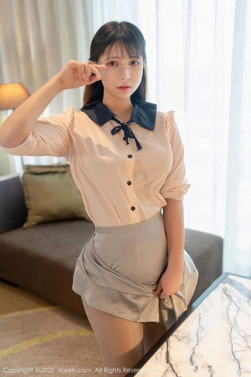 女人的逼被男人插~av的相关介绍