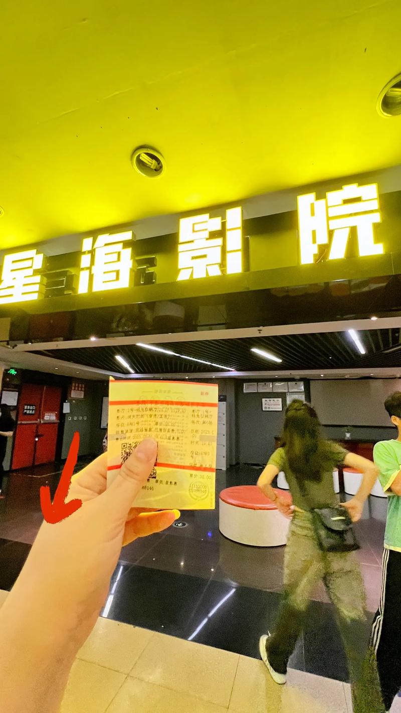 一边摸一边叫一边爽的相关介绍