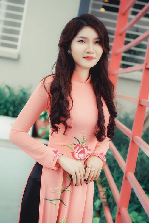 玩弄人妻少妇的相关介绍