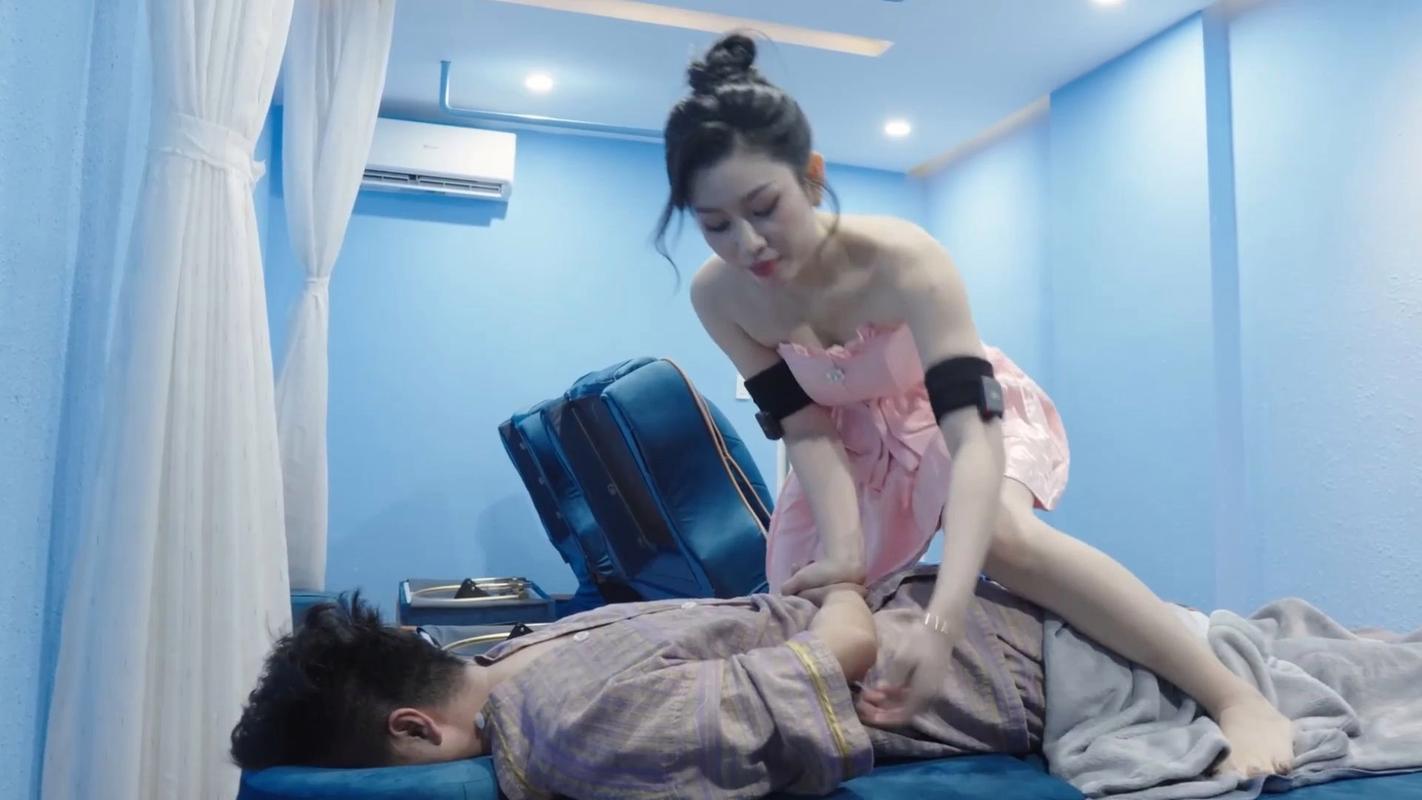 根据您的需求,生成一个SEO标题(包含3个长尾关键词):
**午夜AV按摩推荐:舒缓疲劳的夜间放松技巧与健康益处**
(长尾关键词:午夜AV按摩、夜间放松技巧、舒缓疲劳方法)