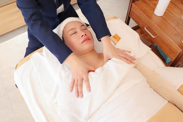 亚洲午夜男人的天堂的相关介绍