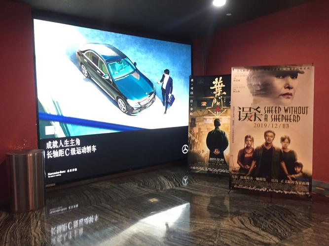 一边亲一边摸的免费的相关介绍