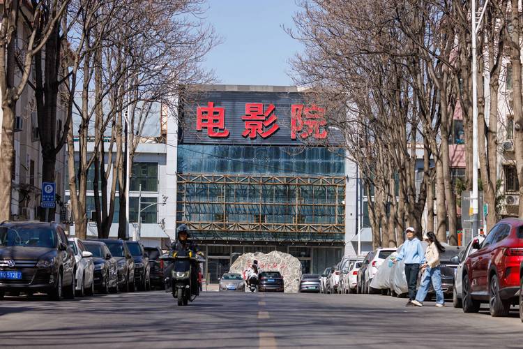 亚洲av少妇高潮的相关介绍