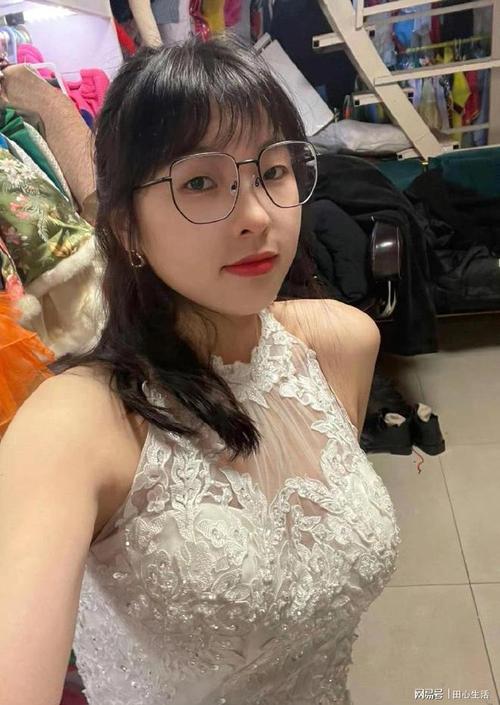 少妇蜜臀白浆av的相关介绍