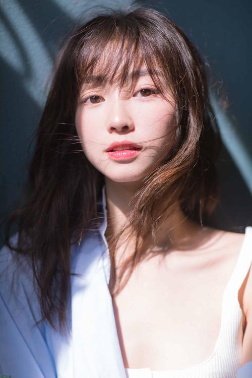 年轻的少妇av的相关介绍