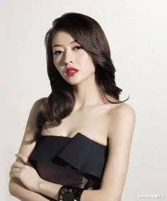 女人自己搞免费观看的相关介绍