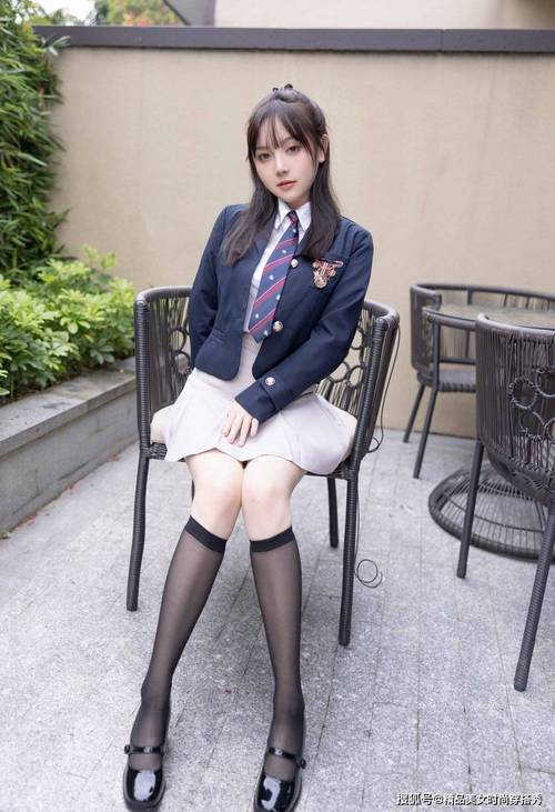 亚洲美女久久久久久久久av的相关介绍