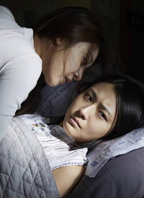 免费丰满少妇av的相关介绍