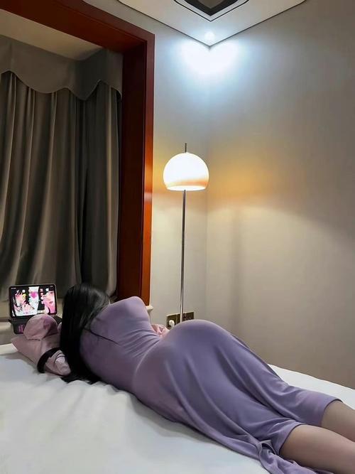 少妇激情二区的相关介绍