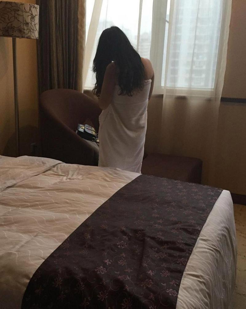 久久人妻少妇嫩草的相关介绍