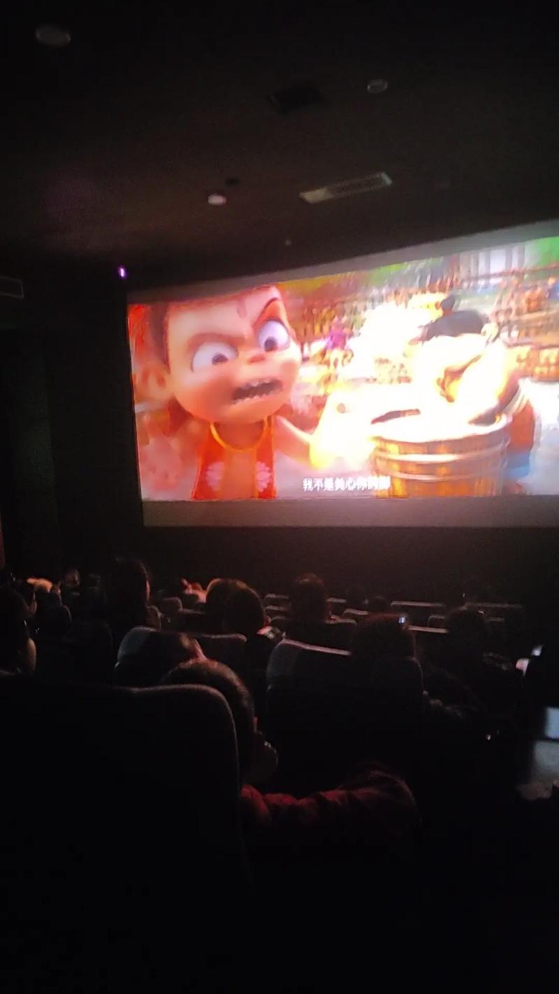 **影院热映电影《热辣滚烫》最新票房排行 | 贾玲减肥逆袭剧情解析 | 2025春节档必看喜剧片推荐**